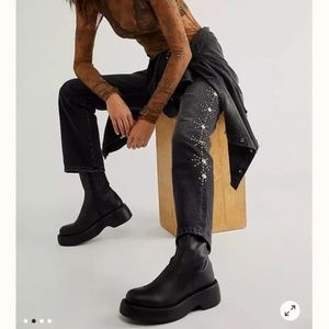 FREE PEOPLE WE THE FREE COOPER STUDDED LOW-RISE BOYFRIEND JEANS 31 $198